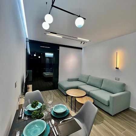 Deluxe Apartment Bllok ติรานา ภายนอก รูปภาพ