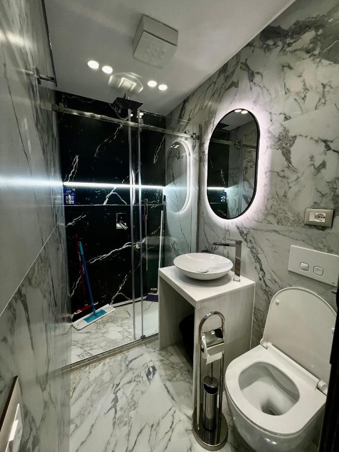 Deluxe Apartment Bllok ติรานา ภายนอก รูปภาพ