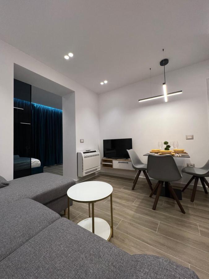 Deluxe Apartment Bllok ติรานา ภายนอก รูปภาพ