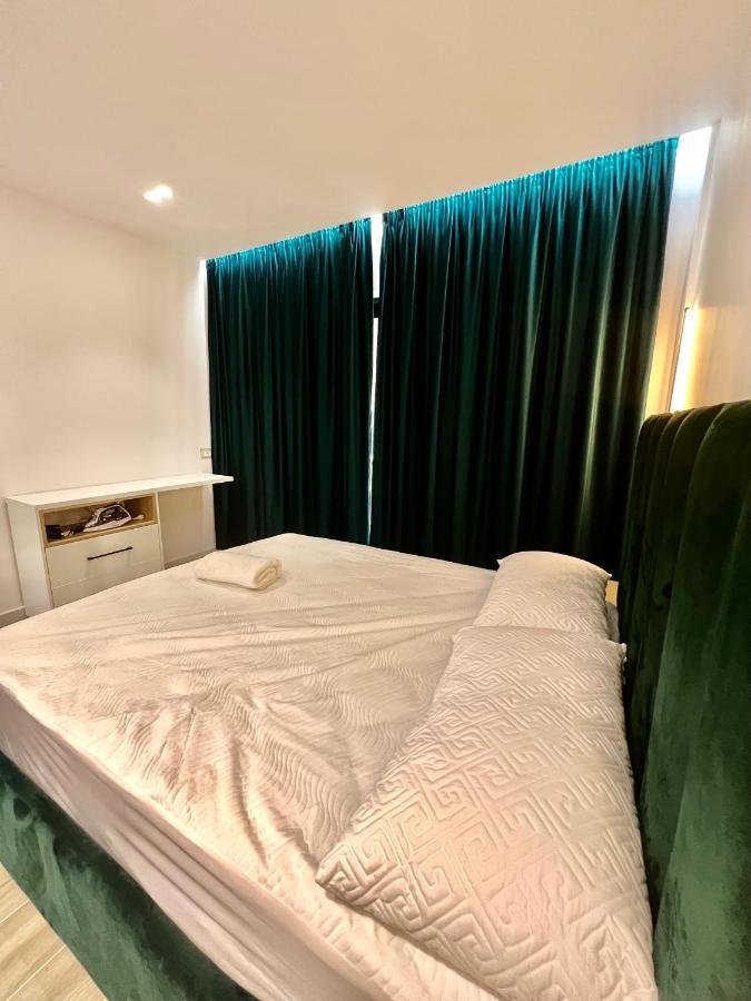 Deluxe Apartment Bllok ติรานา ภายนอก รูปภาพ