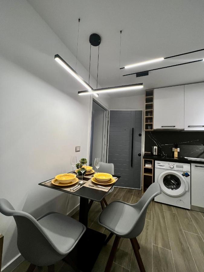 Deluxe Apartment Bllok ติรานา ภายนอก รูปภาพ