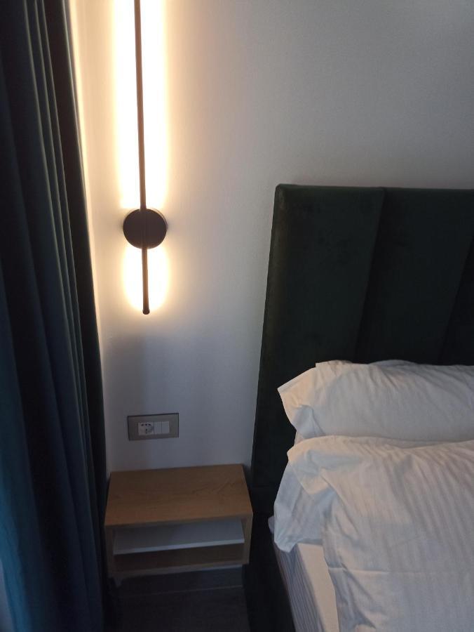Deluxe Apartment Bllok ติรานา ภายนอก รูปภาพ