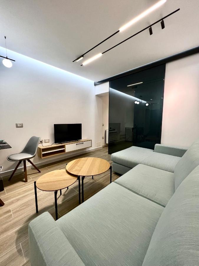 Deluxe Apartment Bllok ติรานา ภายนอก รูปภาพ