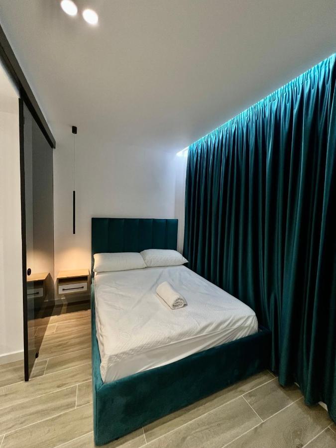 Deluxe Apartment Bllok ติรานา ภายนอก รูปภาพ