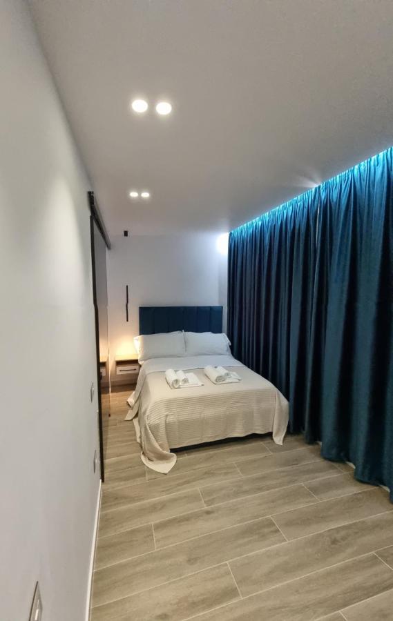 Deluxe Apartment Bllok ติรานา ภายนอก รูปภาพ